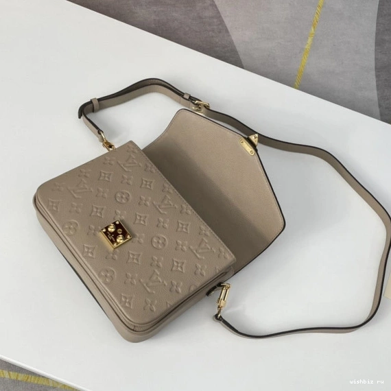 WIS LOUIS VUITTON MÉTIS POCHETTE 0822